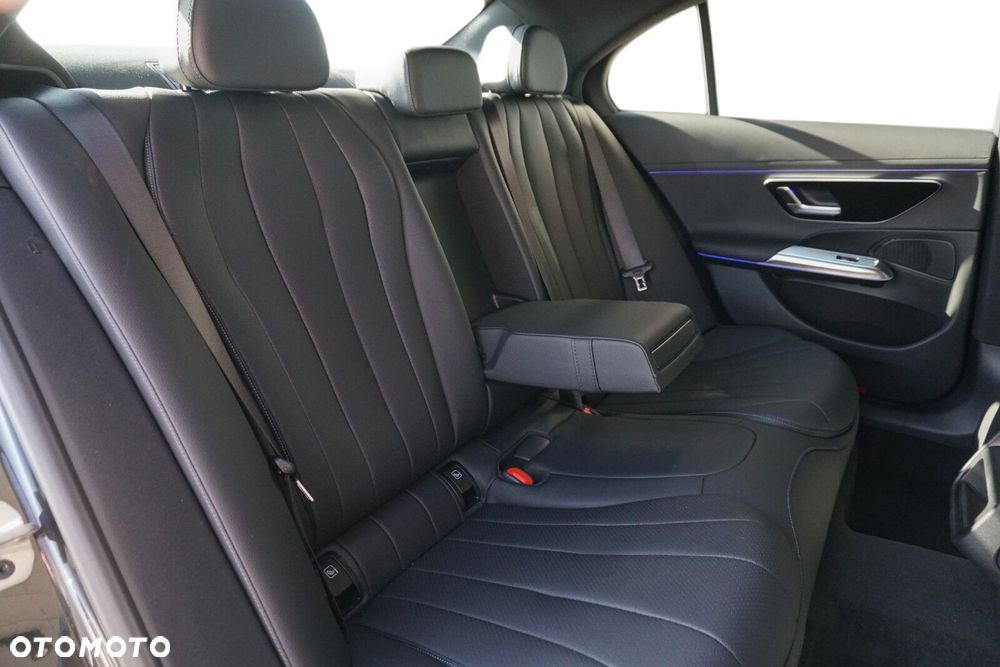 Mercedes-Benz Klasa E 220 d mHEV 4-Matic Avantgarde 9G-Tronic - 16