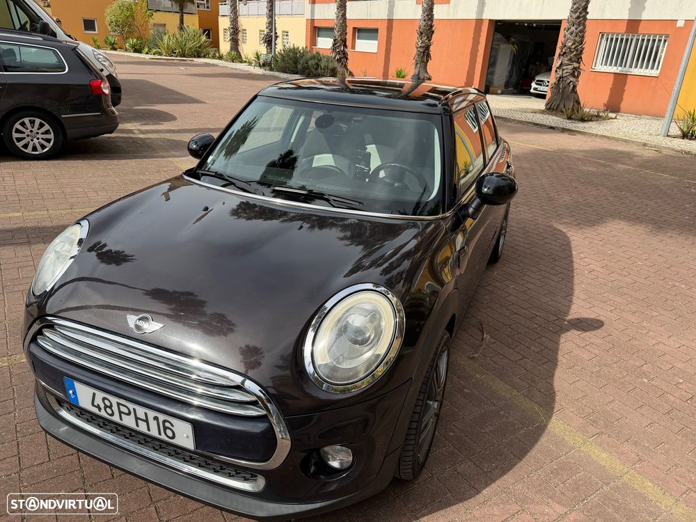 MINI 5 Portas Cooper D - 22