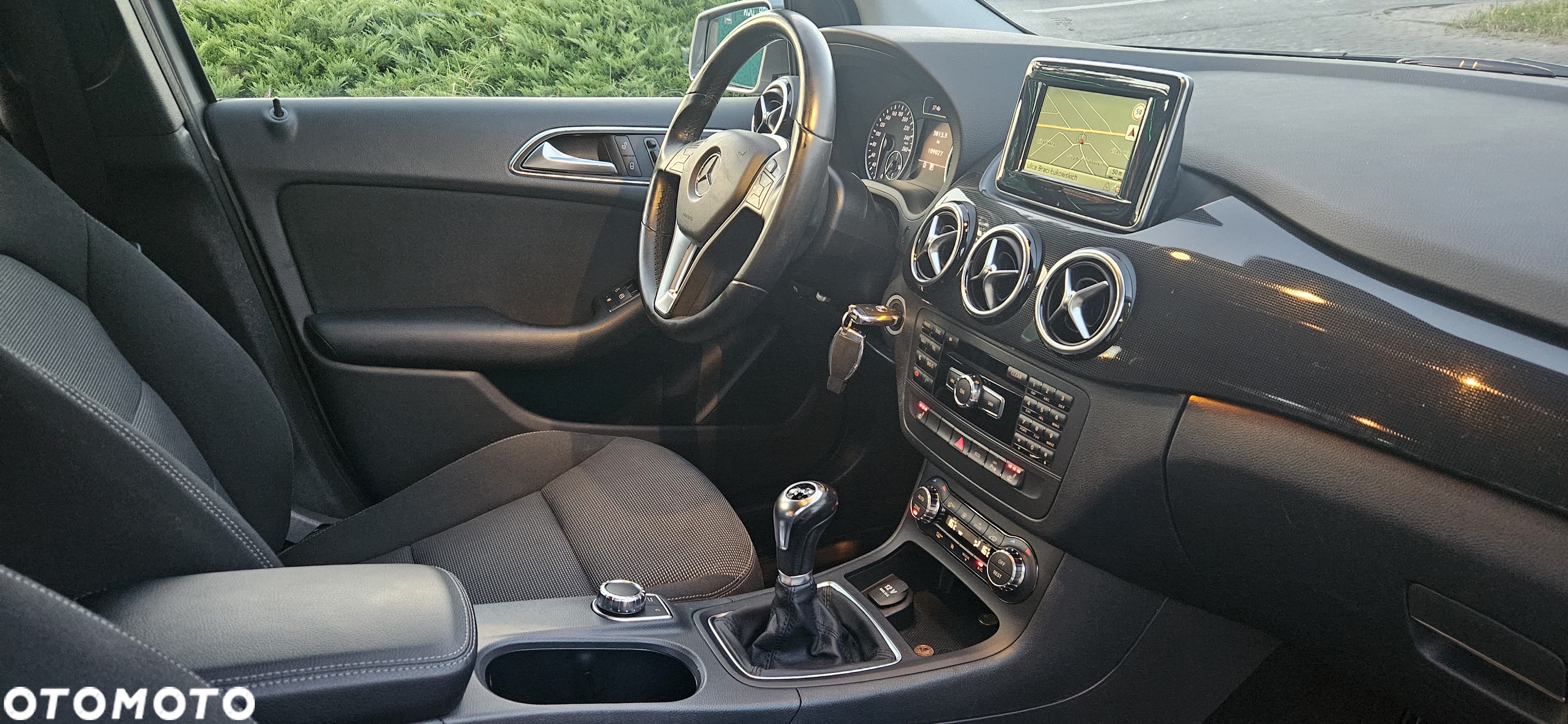 Mercedes-Benz Klasa B 180 BlueEFFICIENCY Edition - 24