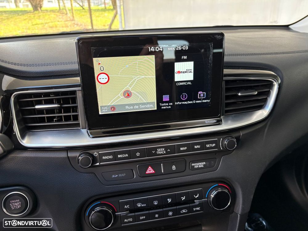 Kia Ceed SW 1.6 CRDi TX+SRF - 9