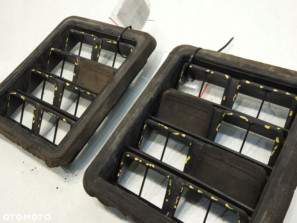 KRATKA WENTYLACYJNA TYŁ DODGE JOURNEY I 05058643AA - 4