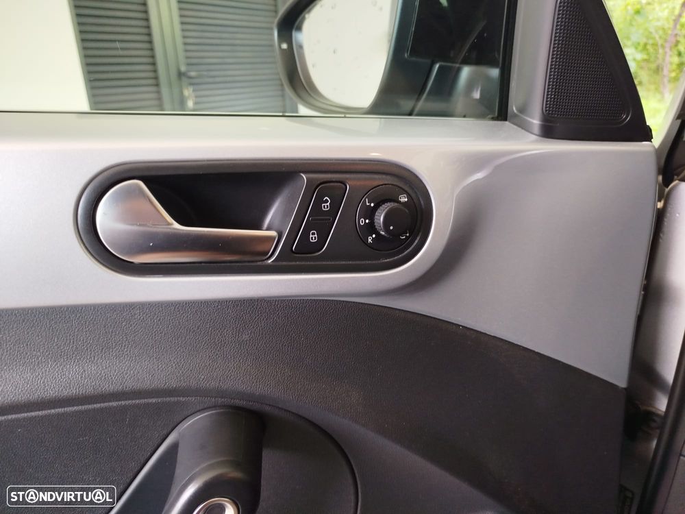 VW New Beetle 1.6 TDi - 20
