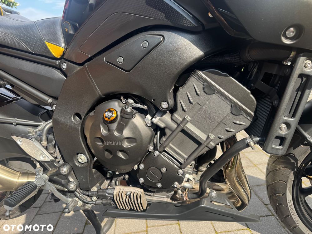 Yamaha FZ8 - 13