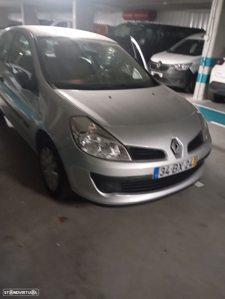 Renault Clio 1.2 16V Confort - 18