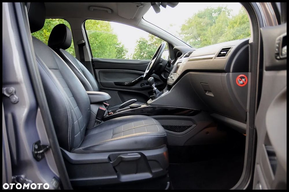 Ford Kuga 2.0 TDCi 4x4 Titanium - 28