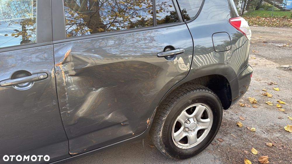 Toyota RAV4 2.2 D-4D 4x4 - 11