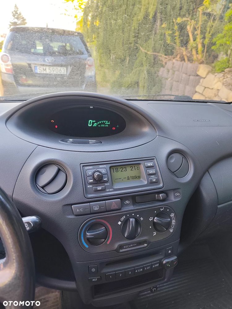 Toyota Yaris 1.3 VVT-i Sol - 7