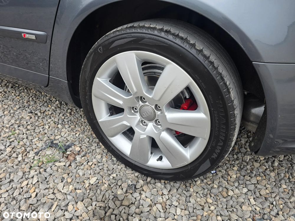 Audi A4 Limousine 1.8 T quattro - 27