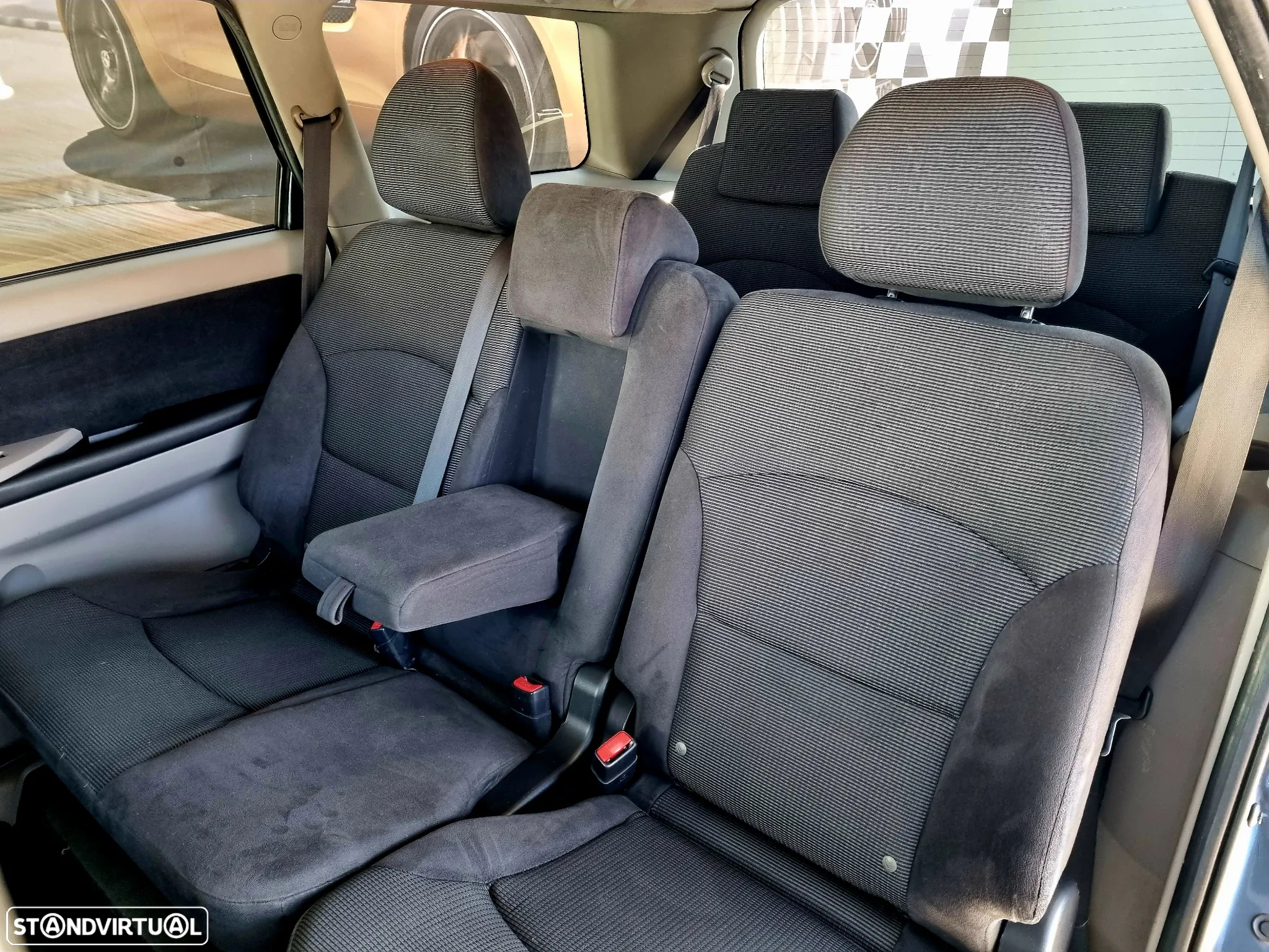 Mitsubishi Grandis 2.0 DI-D Invite - 7