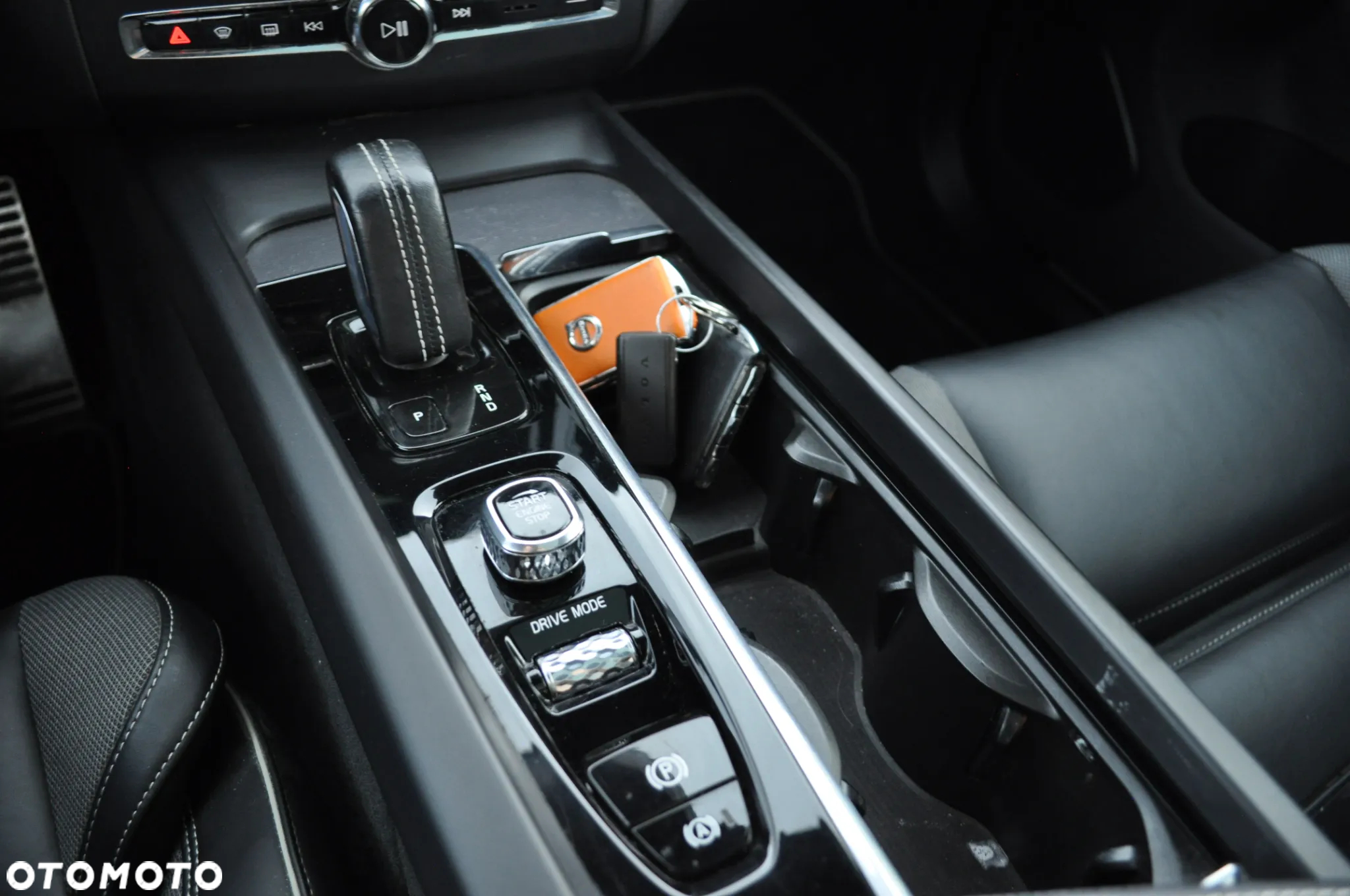 Volvo XC 60 T6 Plug-In Hybrid AWD R-Design - 13
