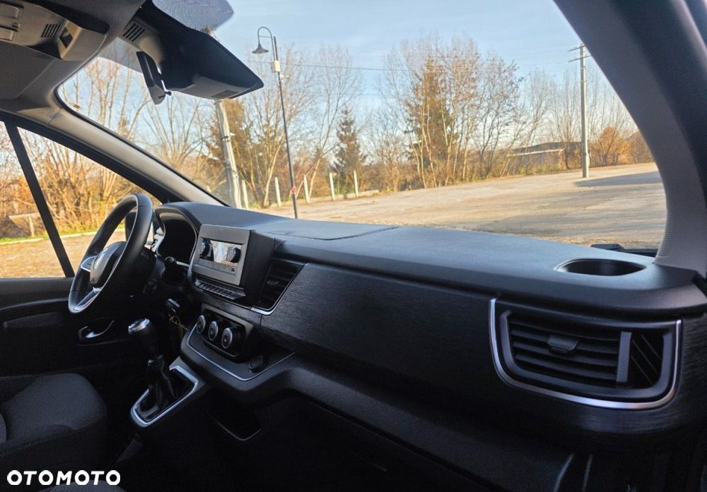 Renault Trafic - 23