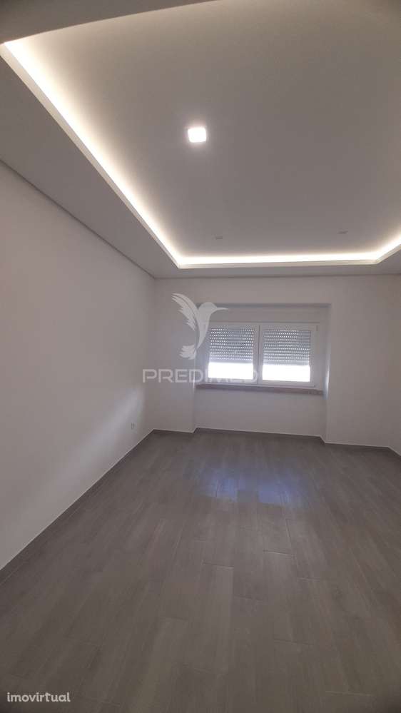 Totalmente remodelado T3 no Centro de Laranjeiro - Grande imagem: 3/34