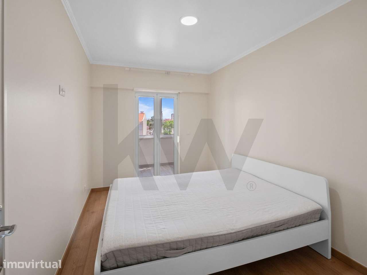 Apartamento T2 Renovado em Carcavelos - Zona sossegada, a 8 min da Pra - Grande imagem: 4/19