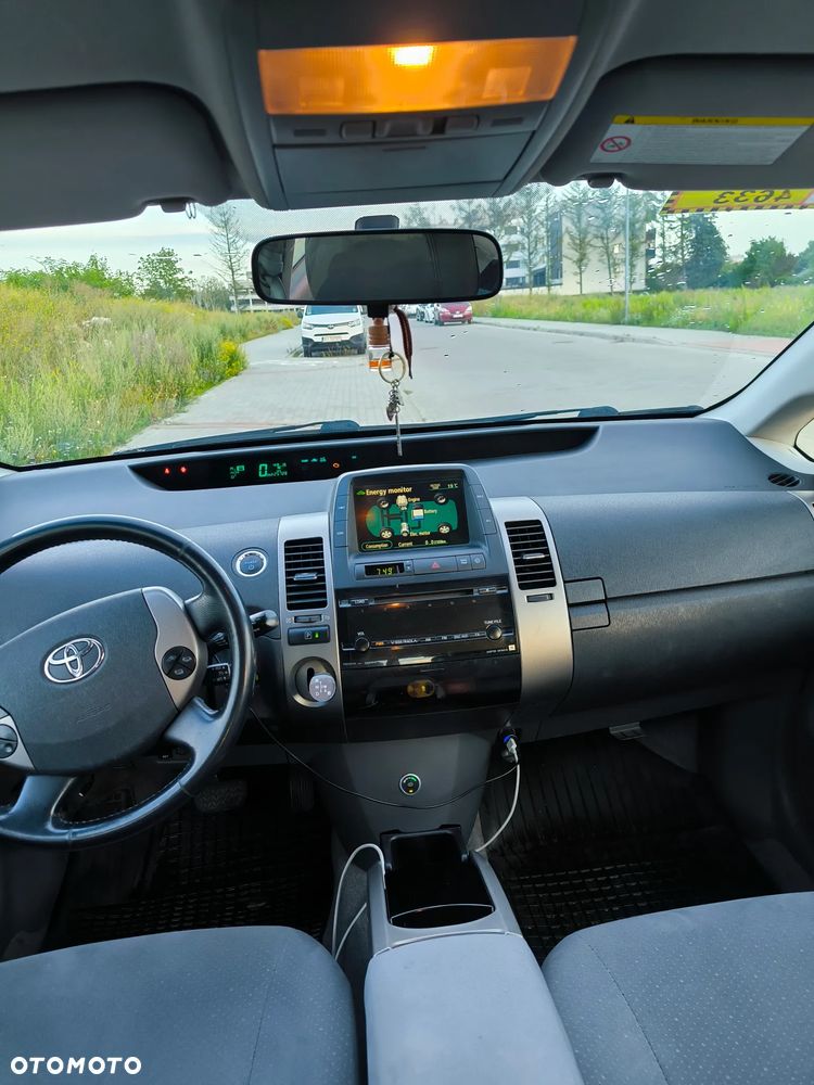 Toyota Prius 1.5 VVT-i Prestige - 11