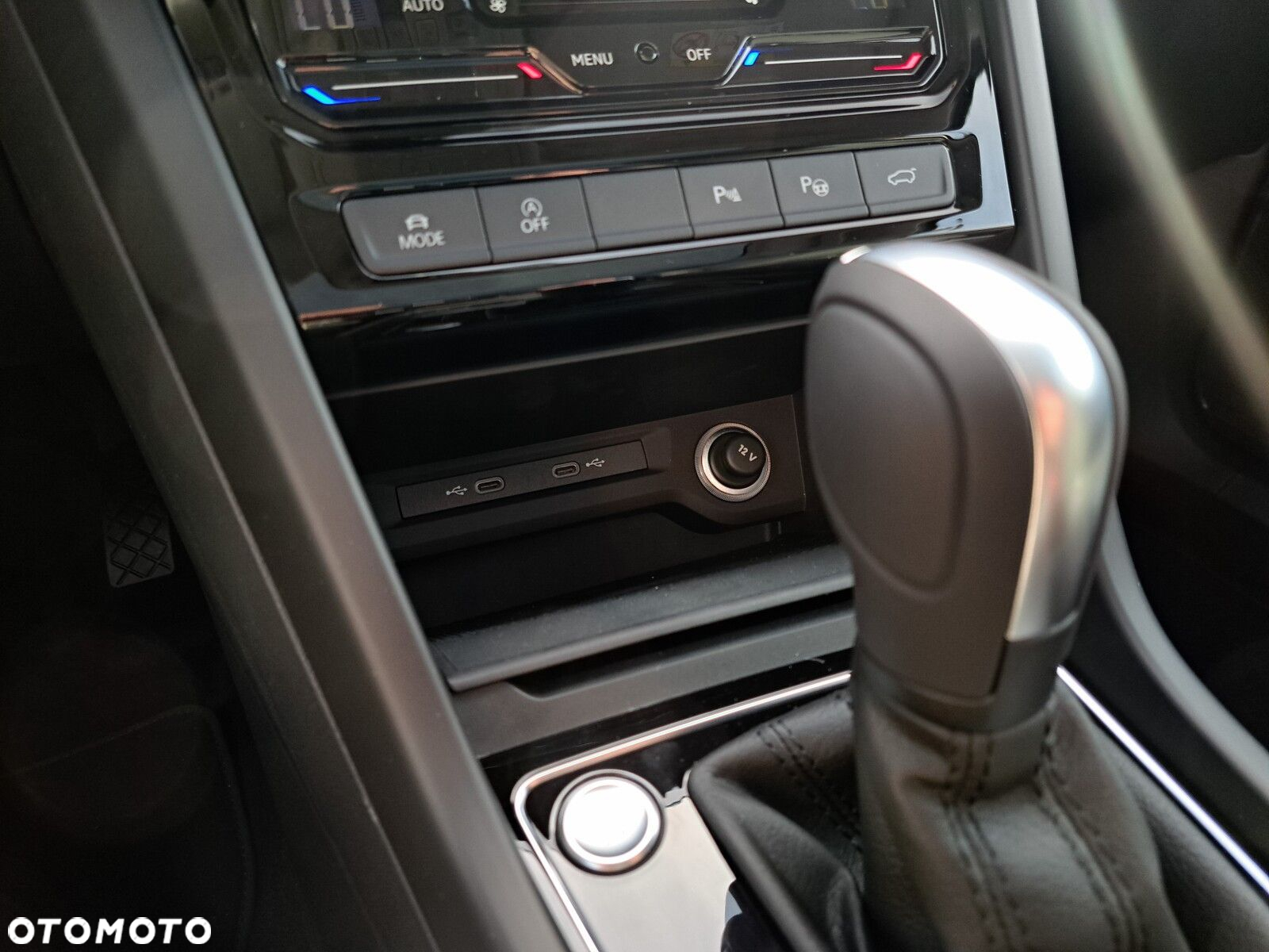 Volkswagen Touran 2.0 TDI BMT Highline DSG - 32