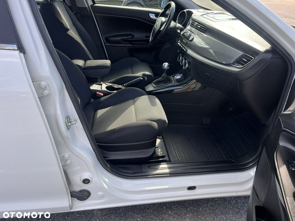 Alfa Romeo Giulietta - 14