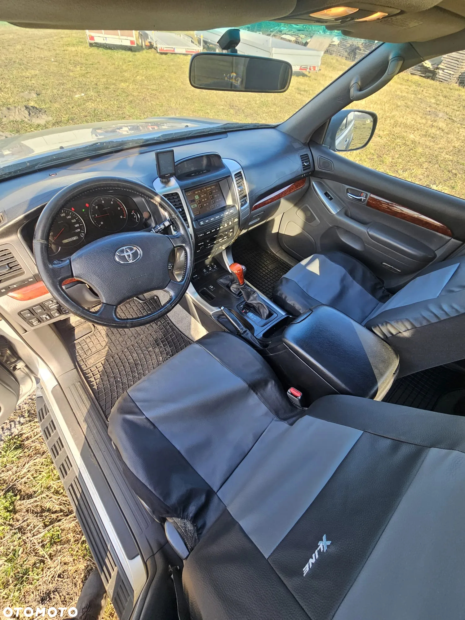 Toyota Land Cruiser - 5