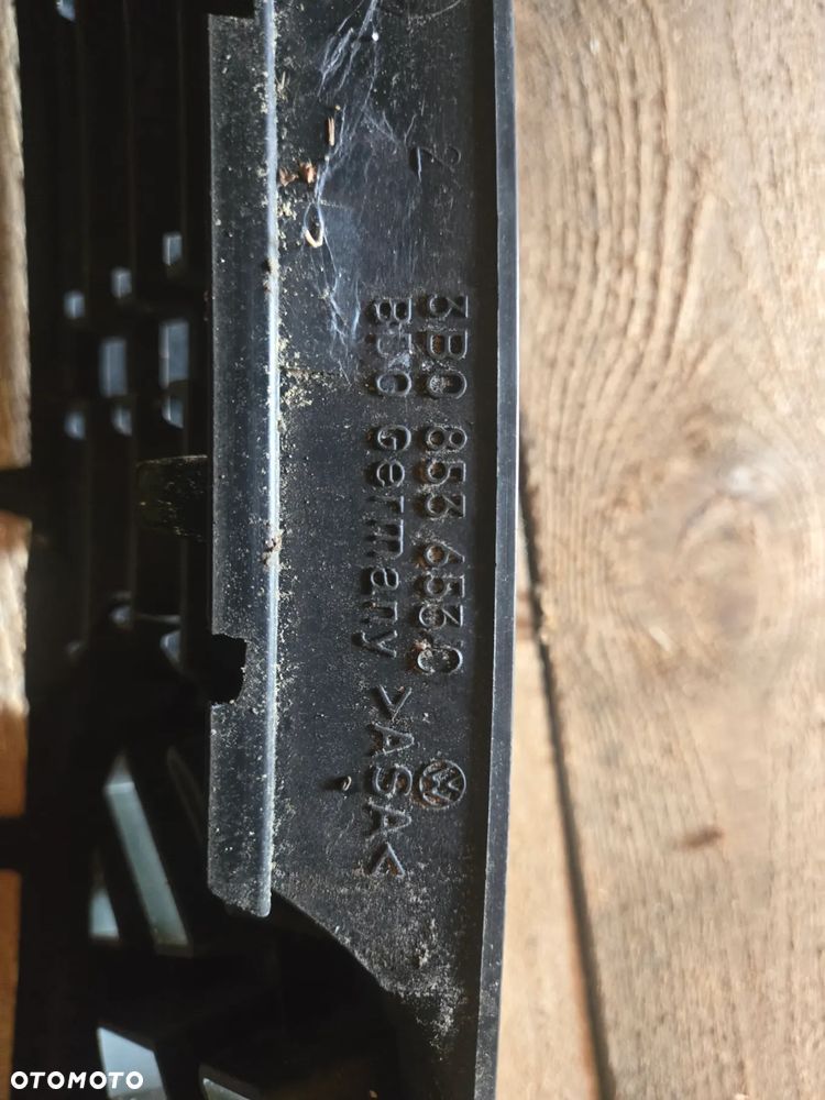 VW PASSAT B5 GRILL - 3