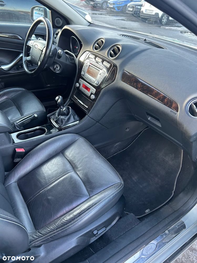 Ford Mondeo 2.0 TDCi Ghia - 9