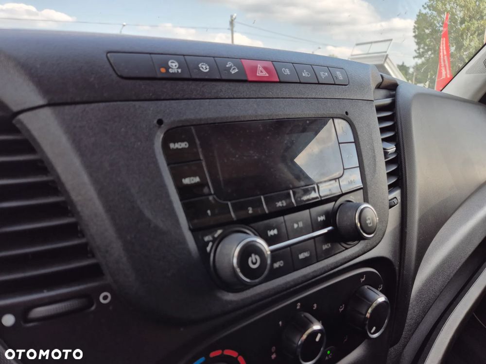 Iveco Daily 35C14, Kontener 8PAL, Winda DHollandia 750KG, klimatyzacja, - 11