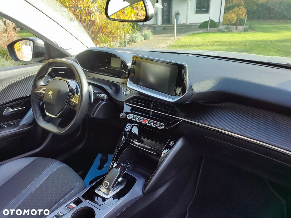 Peugeot 2008 1.2 PureTech Allure Pack S&S EAT8 - 11