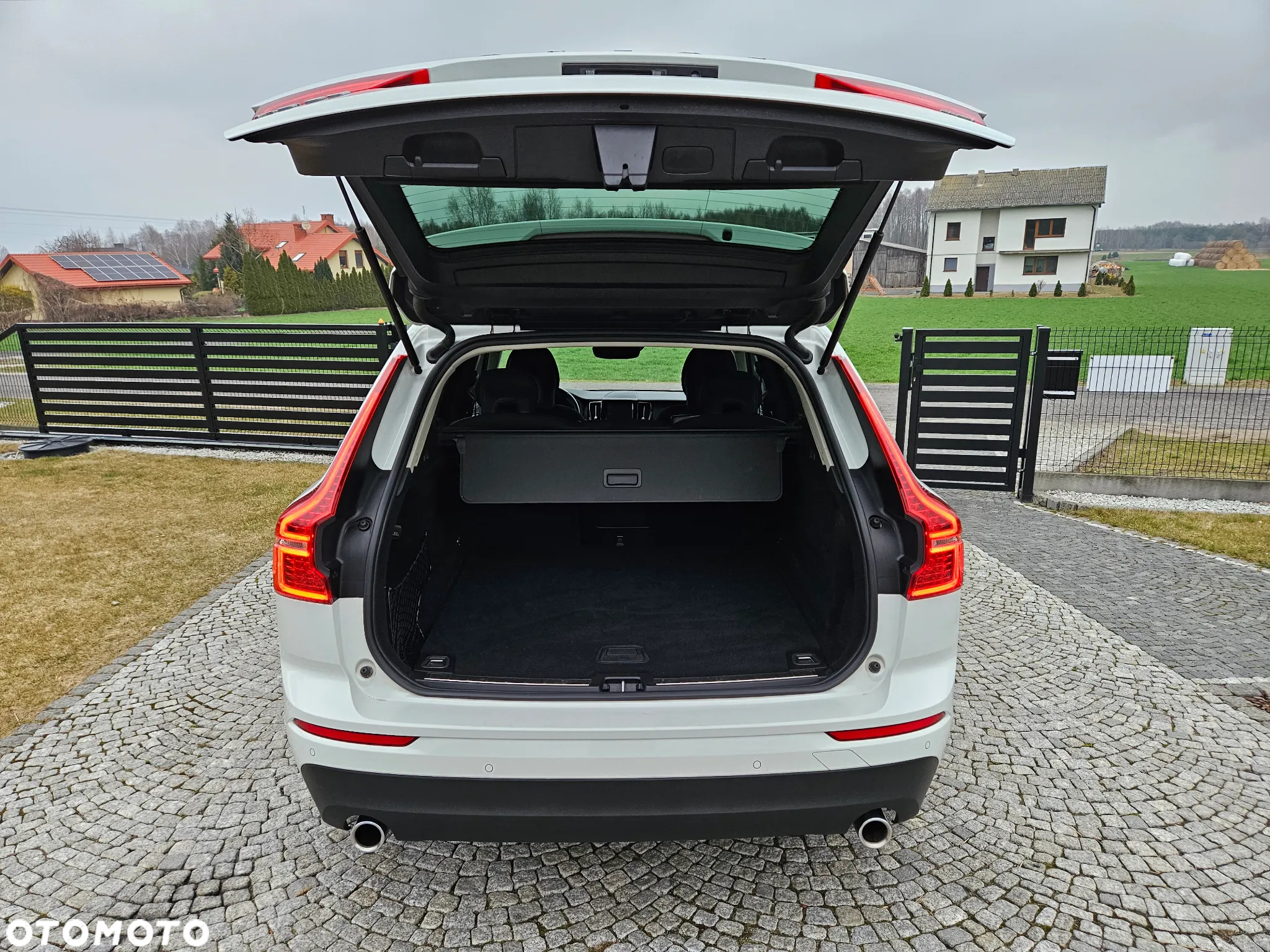 Volvo XC 60 T4 Momentum Pro - 30