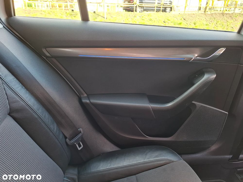 Skoda Octavia 1.6 TDI Premium Edition - 11