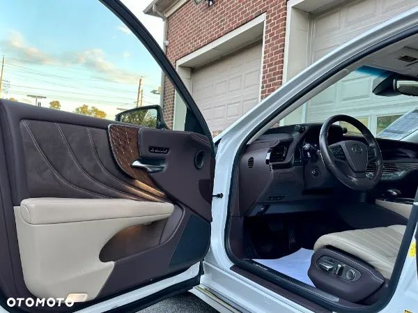 Lexus LS 500 AWD - 10