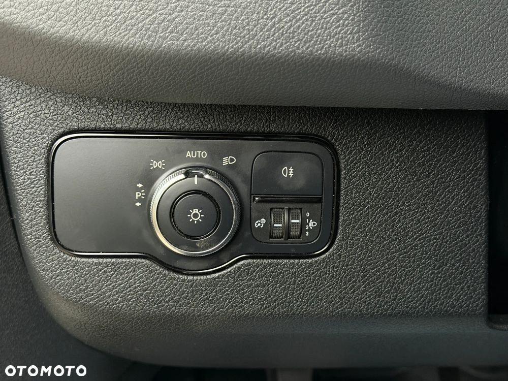 Mercedes-Benz SPRINTER - 26