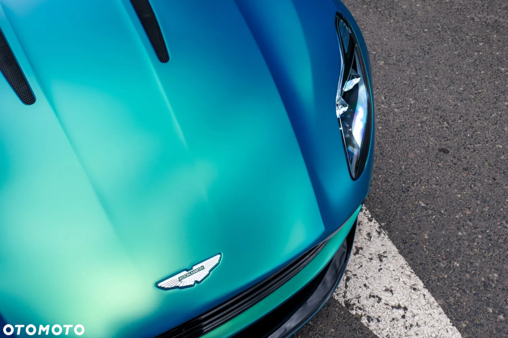 Aston Martin DB11 Standard - 8