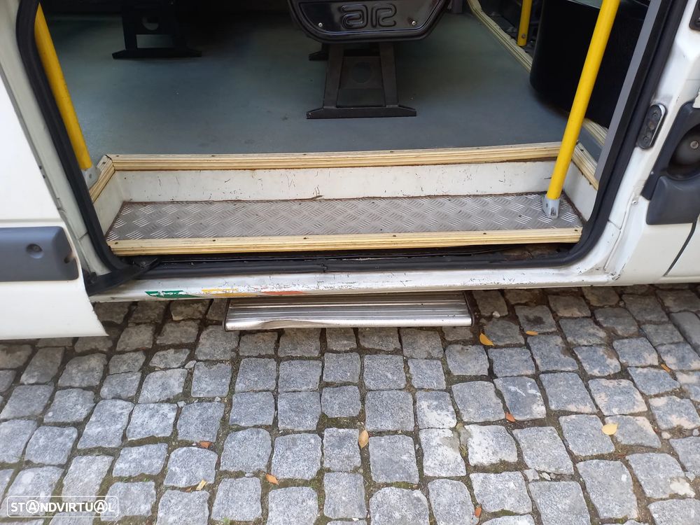 Renault Master 2.5 dci 9 lugares - 14