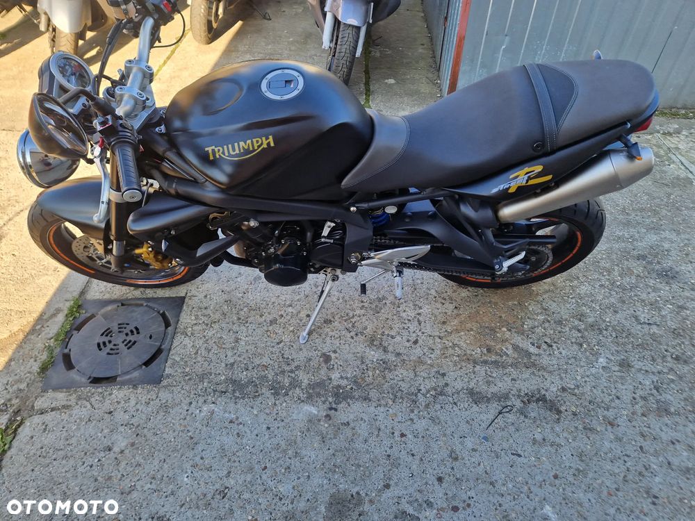 Triumph Street Triple - 7