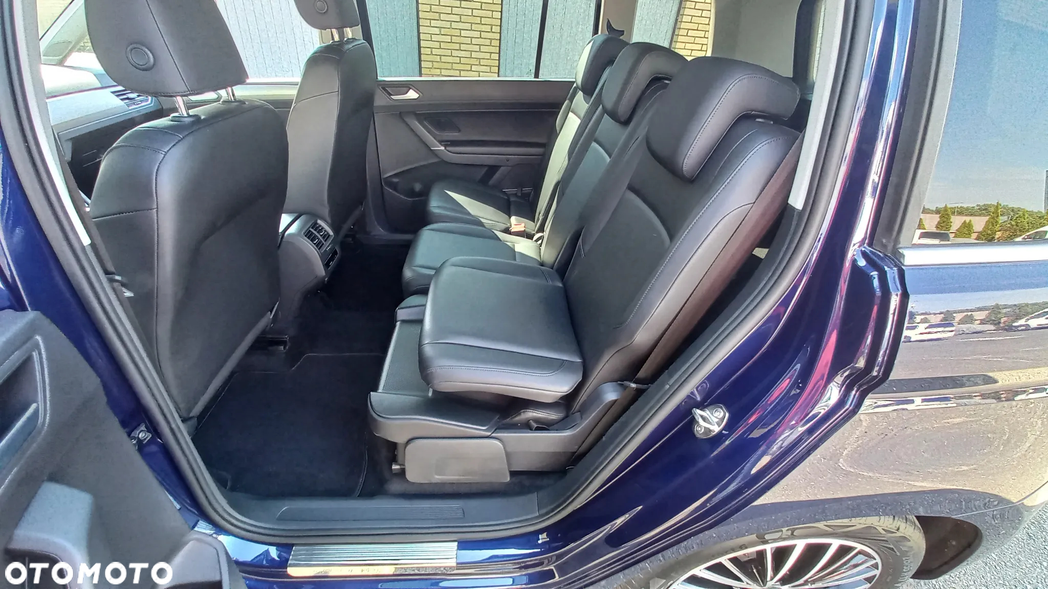 Volkswagen Touran - 10