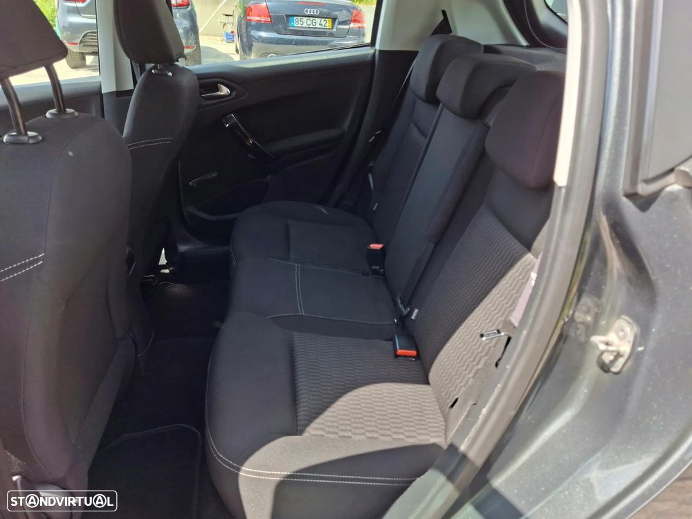 Peugeot 208 1.6 BlueHDi Style - 13