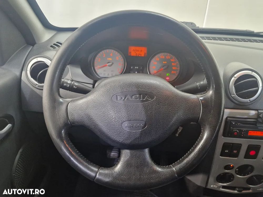 Dacia Logan 1.6 16V Prestige - 8