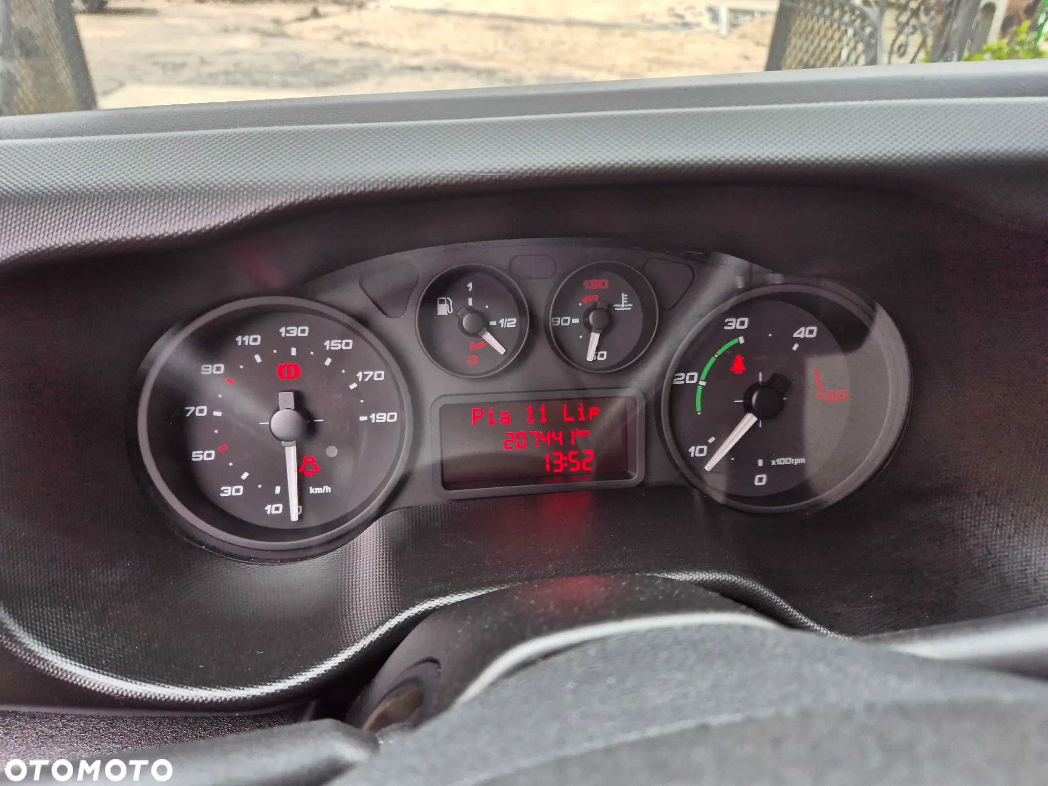 Iveco DAILY 40C15 L3H2 KLIMA BLIZNIAK TEMPOMAT BLOKADA MOSTU NAVI - 24