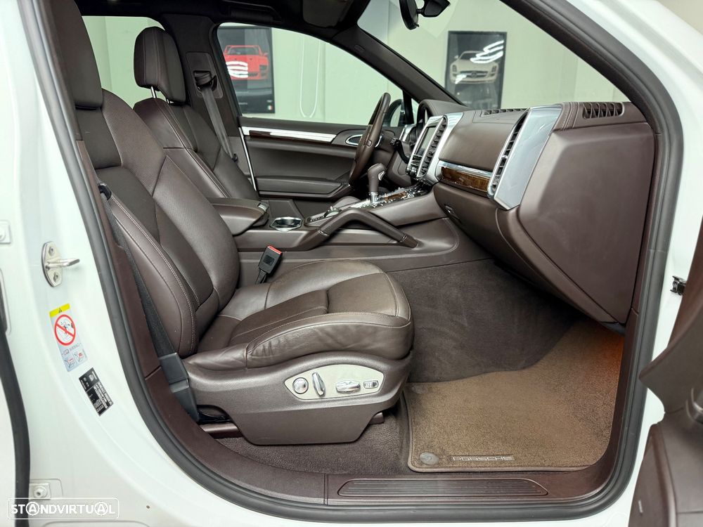 Porsche Cayenne Tiptronic S - 23