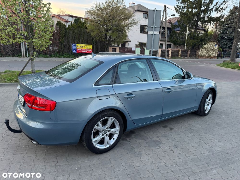 Audi A4 Limousine - 4