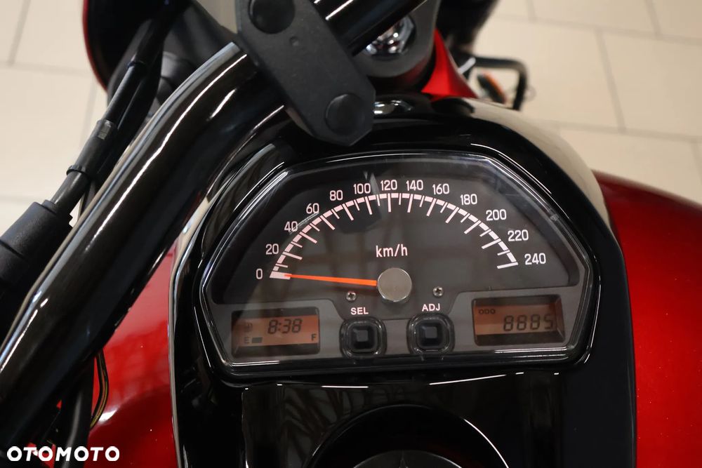 Suzuki Intruder - 26