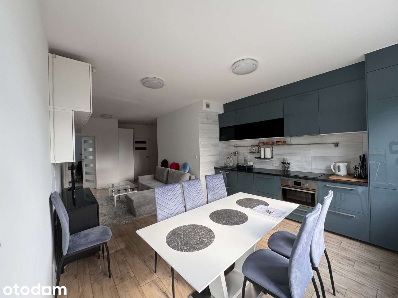 Komfortowy apartament tuż przy metrze