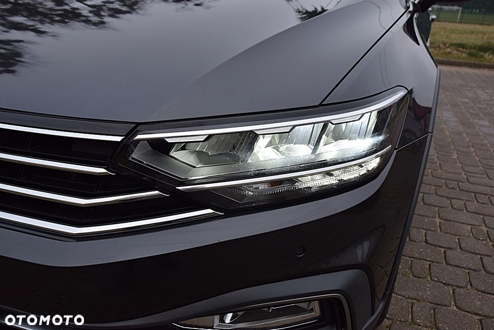 Volkswagen Passat Alltrack 2.0 TDI SCR DSG 4Motion - 28