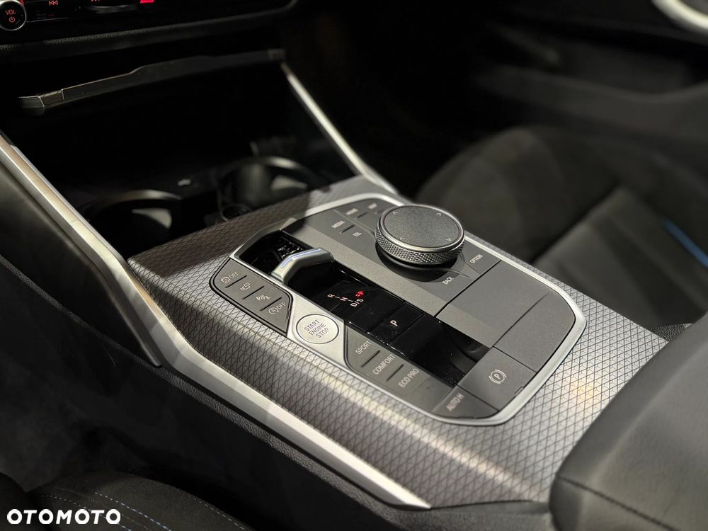 BMW Seria 3 330i xDrive M Sport sport - 11