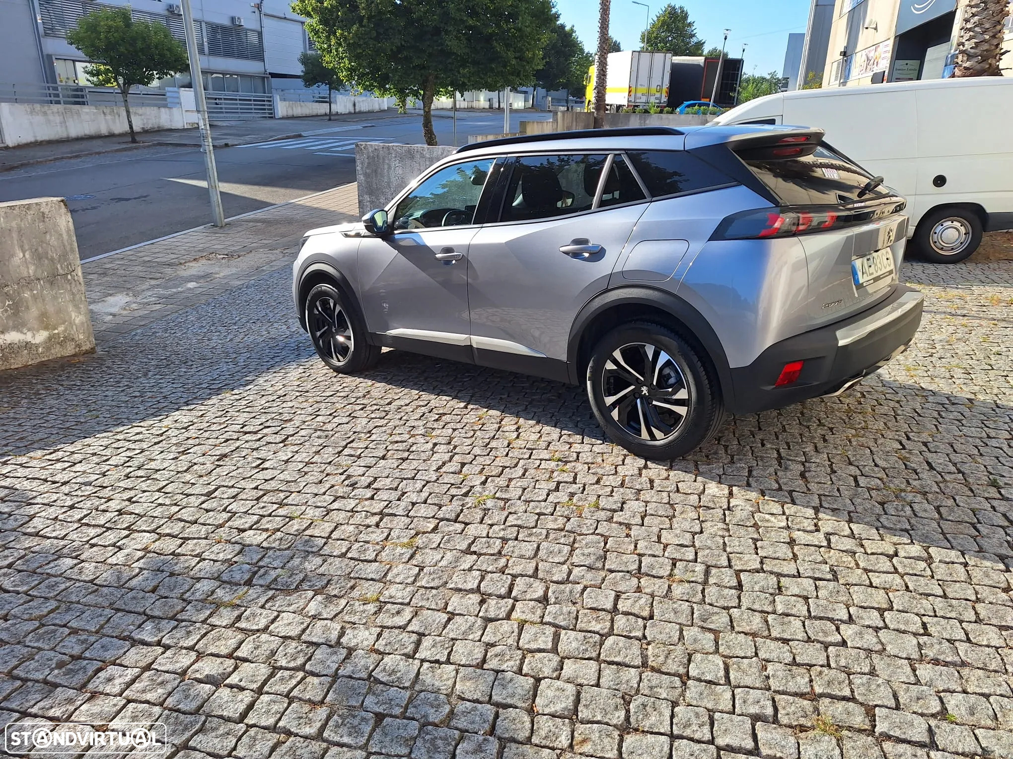 Peugeot 2008 1.2 PureTech Allure Pack - 3