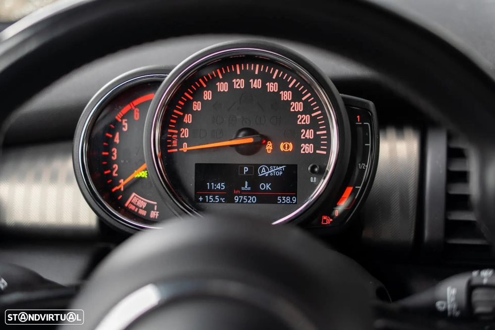 MINI 5 Portas Cooper D Auto - 15