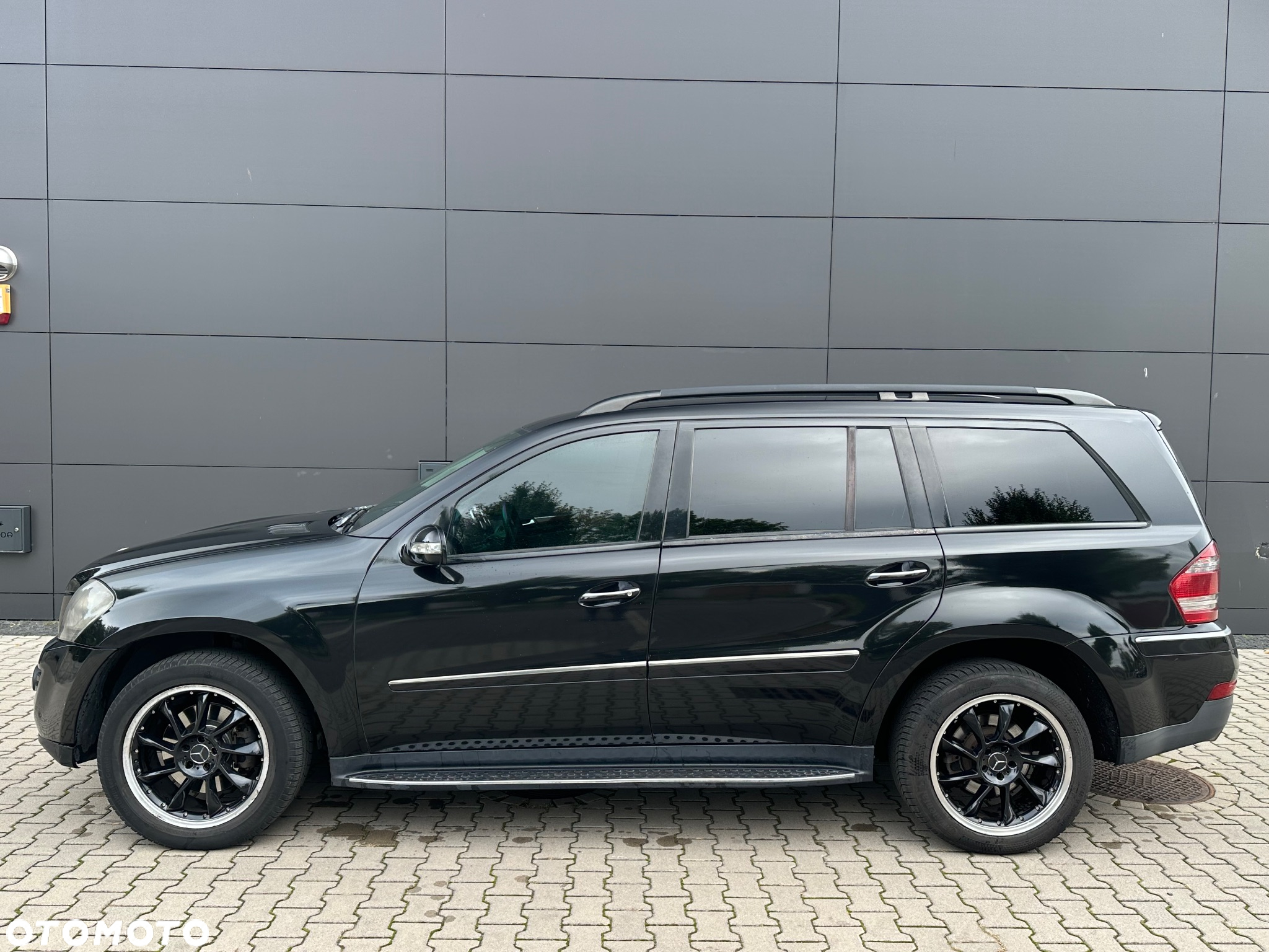Mercedes-Benz GL - 11