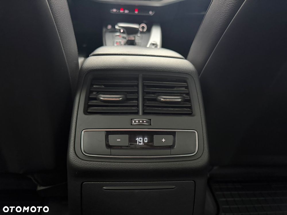 Audi A4 Avant 2.0 TDI S tronic - 14