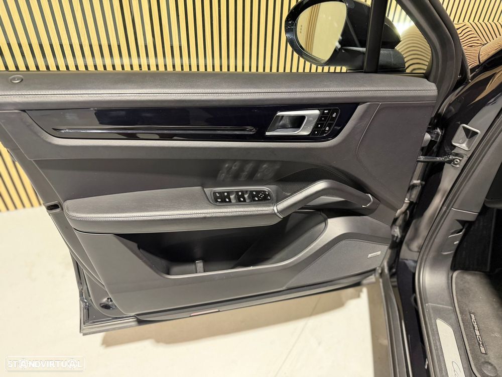 Porsche Cayenne E-Hybrid - 33