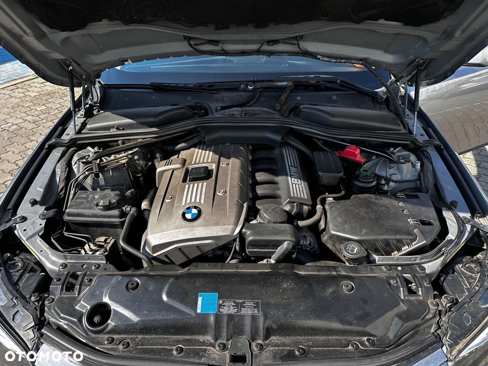 BMW Seria 5 525i - 16