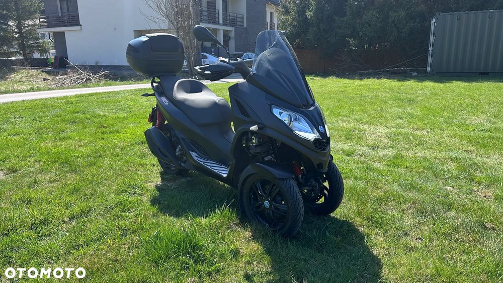 Piaggio MP-3 - 4
