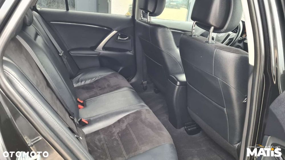 Toyota Avensis - 8
